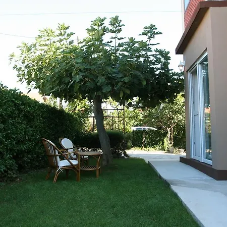 شقة Tiana زادار